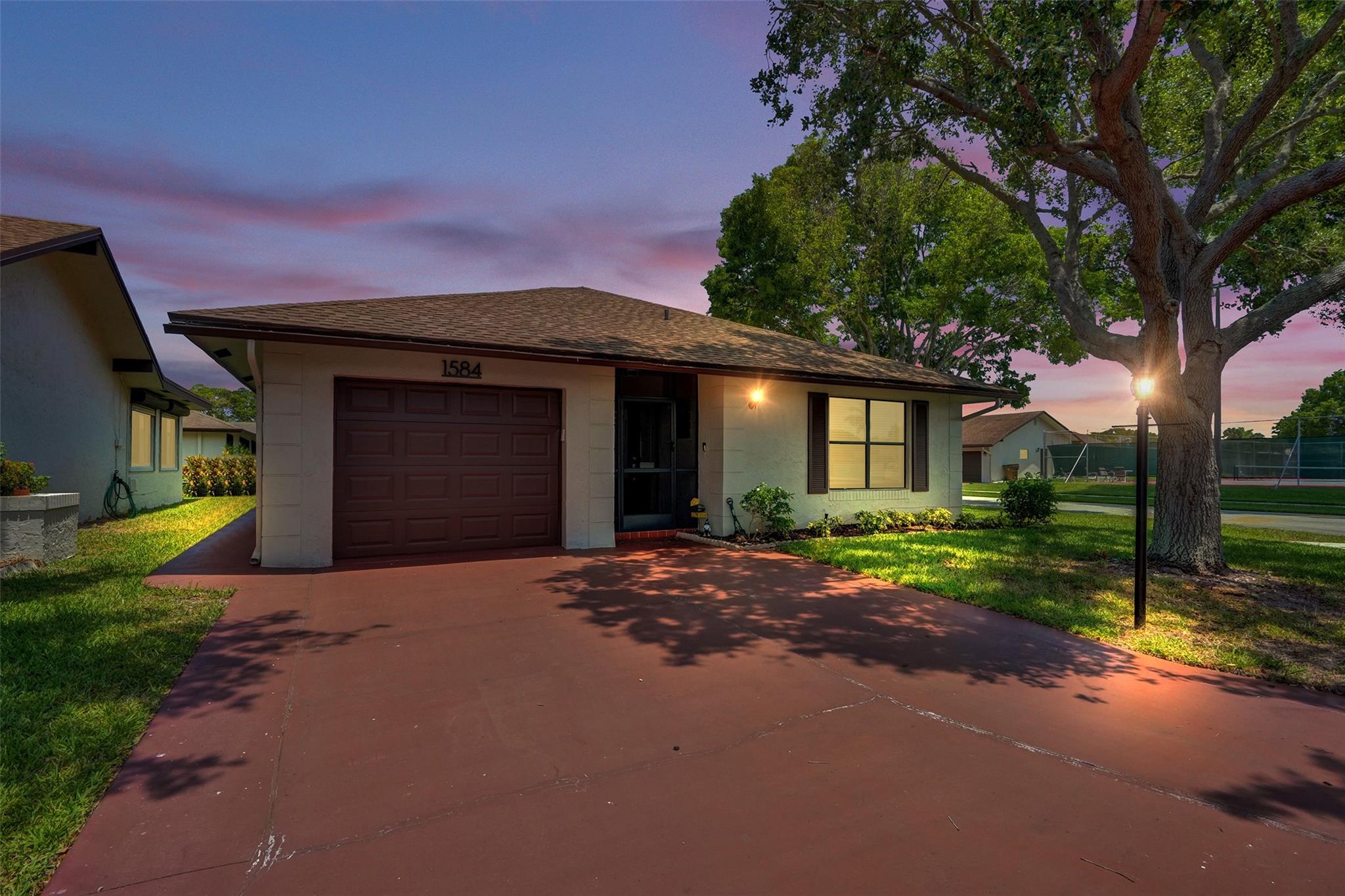1584 SW 22nd Ter