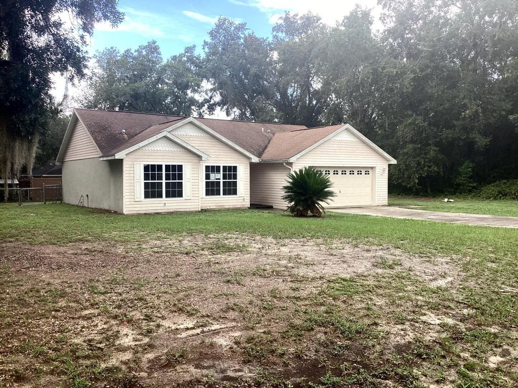 Photo of 11880 SE 195th Place, Dunnellon, FL 34431 (MLS # B26023129)