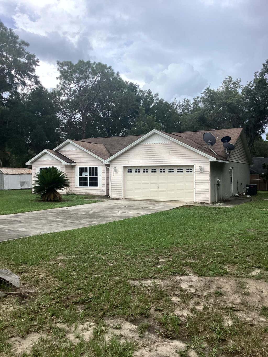 Photo of 11880 SE 195th Place, Dunnellon, FL 34431 (MLS # B26023129)