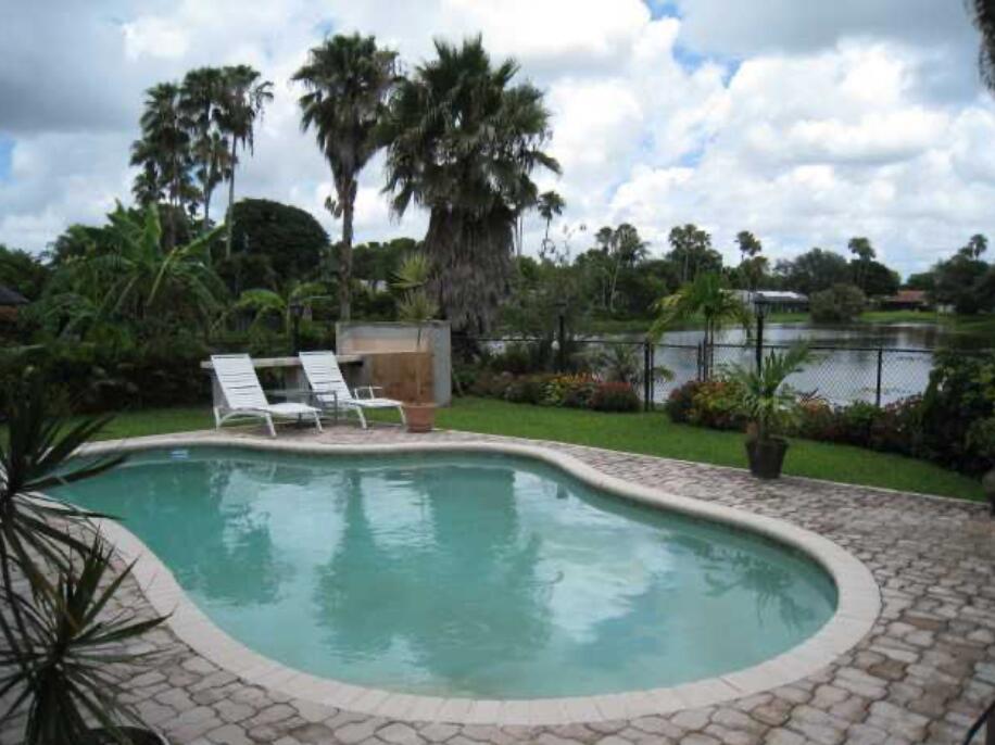 4011 NW 115th Avenue, Coral Springs, FL, 33065/$607,000 3 4011 NW 115th Avenue
