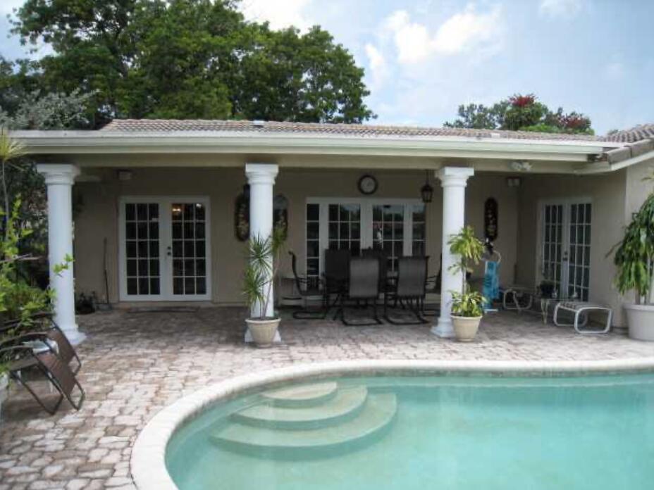 4011 NW 115th Avenue, Coral Springs, FL, 33065/$607,000 4 4011 NW 115th Avenue