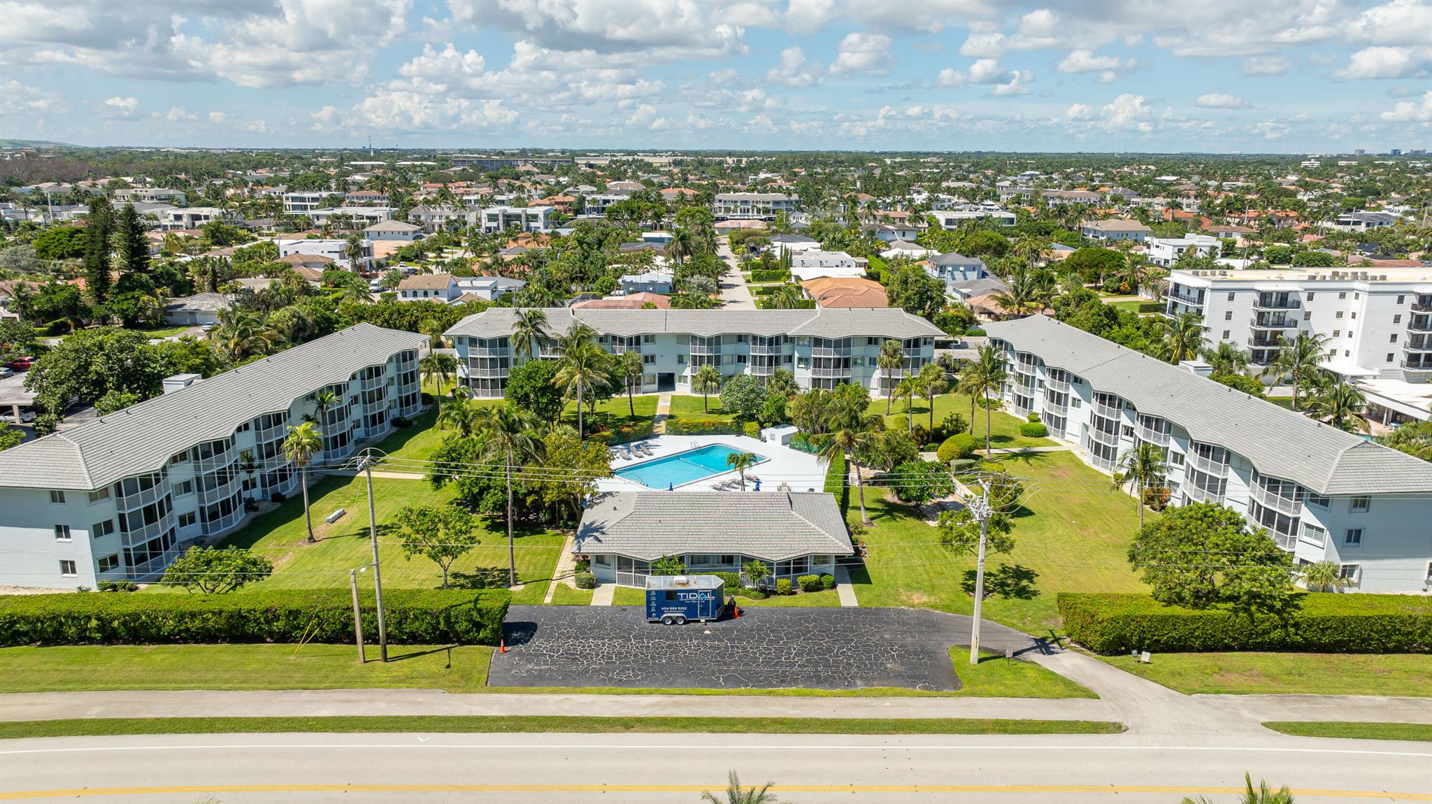 2700 Banyan Road 23