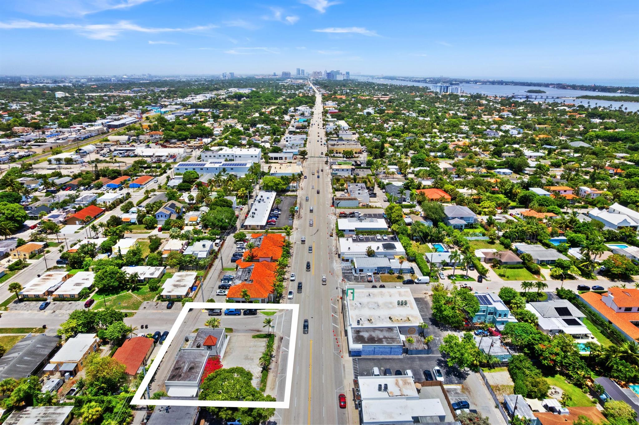 COLONIAL ESTATES - Commercial Sale