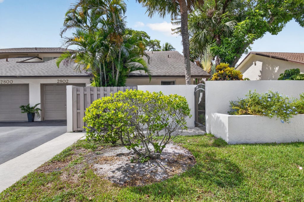 Photo of 2802 SW 6th Street, Delray Beach, FL 33445 (MLS # B26069883)