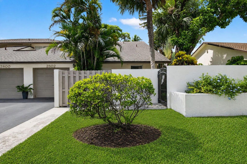 Photo of 2802 SW 6th Street, Delray Beach, FL 33445 (MLS # B26069883)