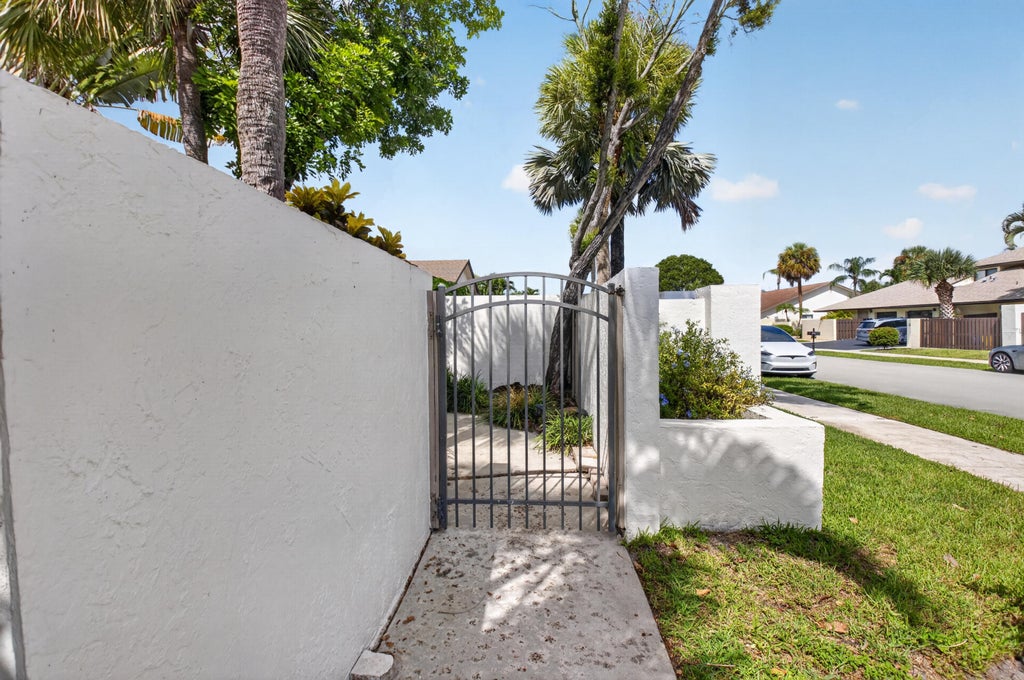 Photo of 2802 SW 6th Street, Delray Beach, FL 33445 (MLS # B26069883)