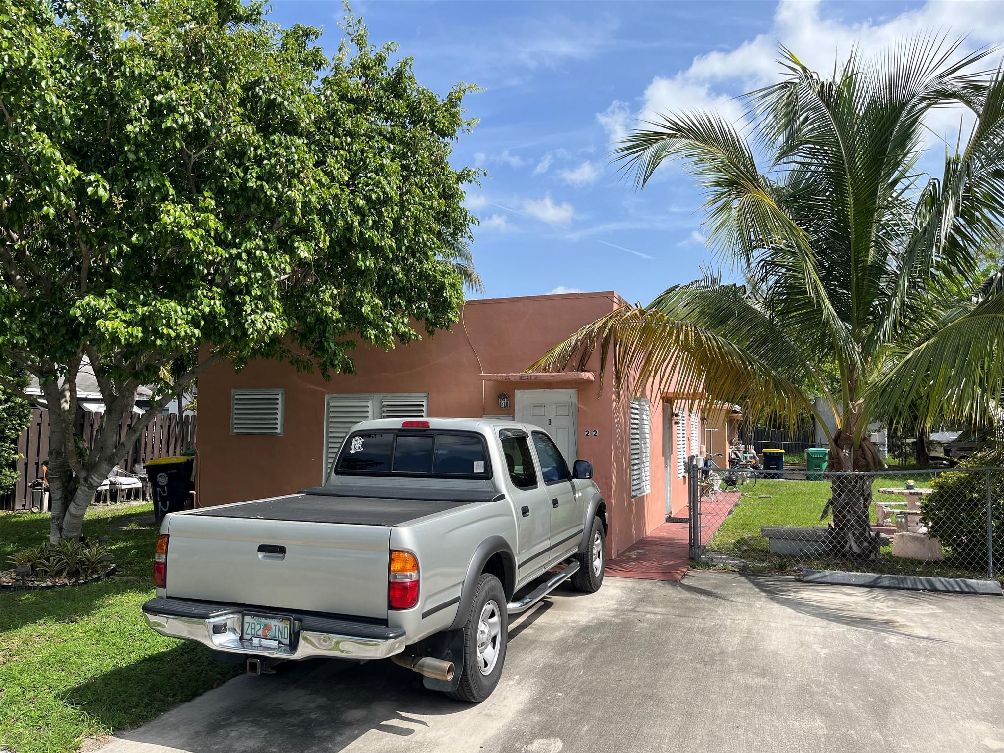22 SW 11th St