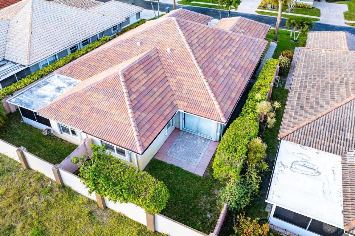 TROPICAL LAKES PH 2 - Residential