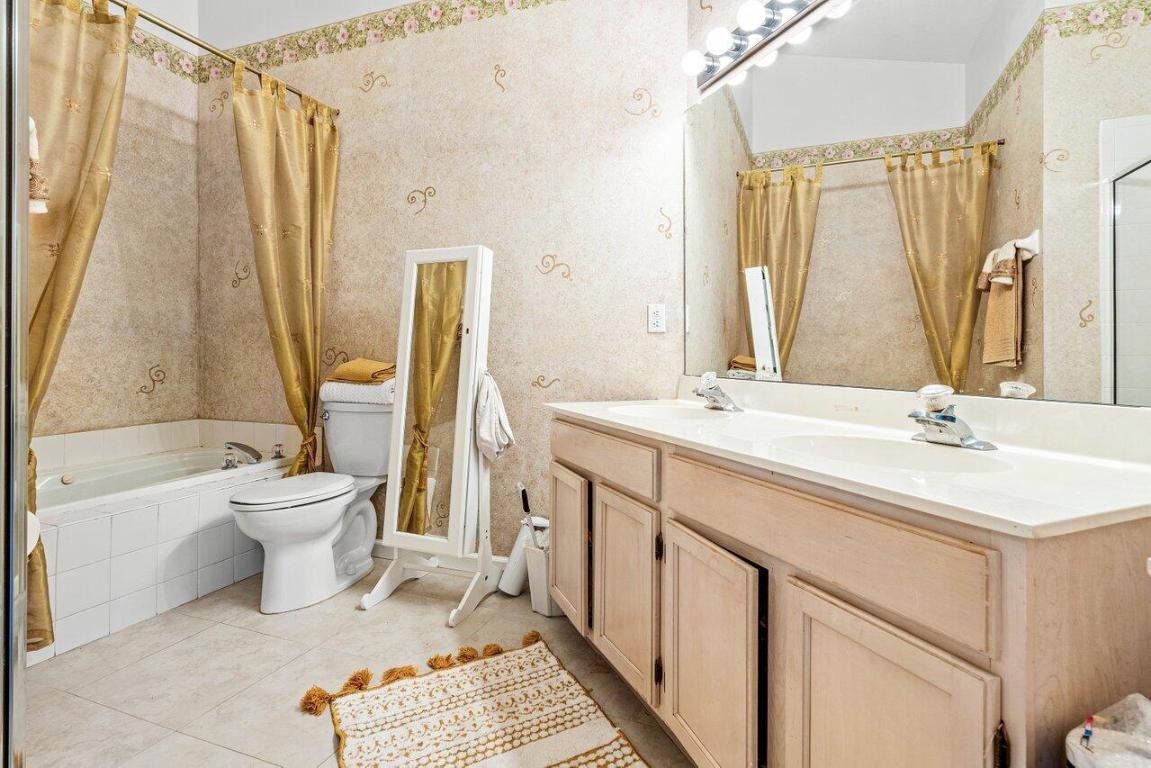 TROPICAL LAKES PH 2 - Residential