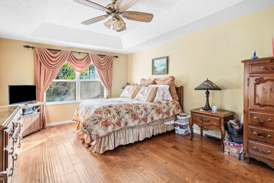 TROPICAL LAKES PH 2 - Residential