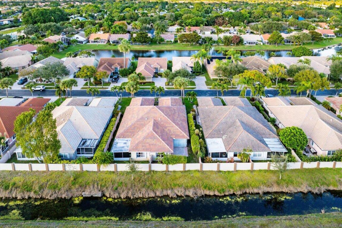 TROPICAL LAKES PH 2 - Residential