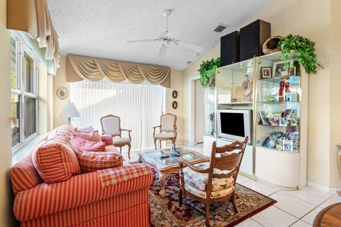 TROPICAL LAKES PH 2 - Residential