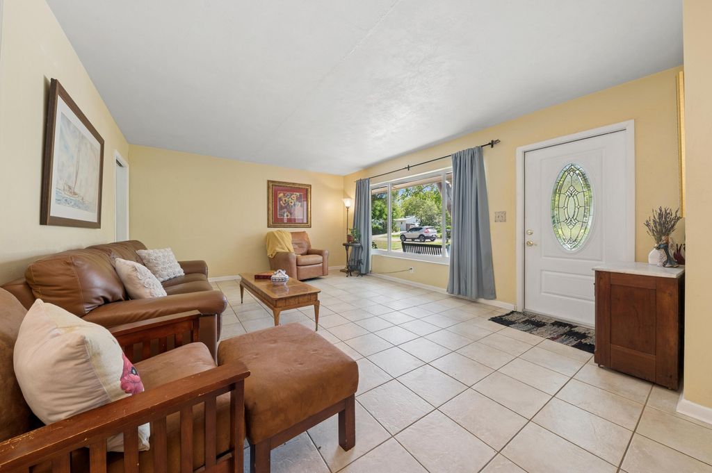 Photo of 167 NW 6th Avenue, Boca Raton, FL 33432 (MLS # R11113544)