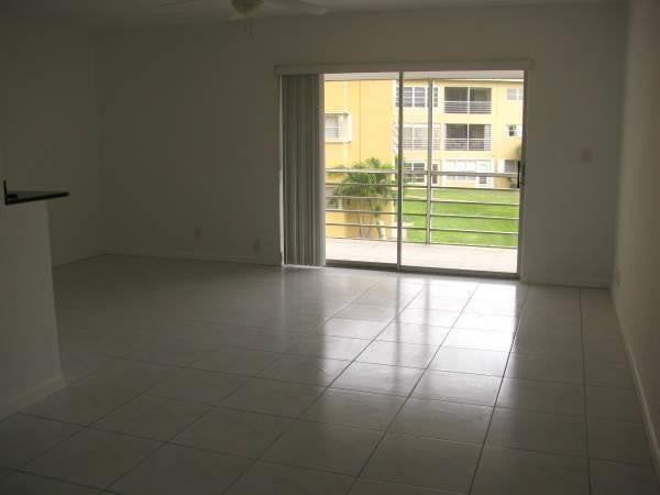 4200 CRYSTAL LAKE Drive 212