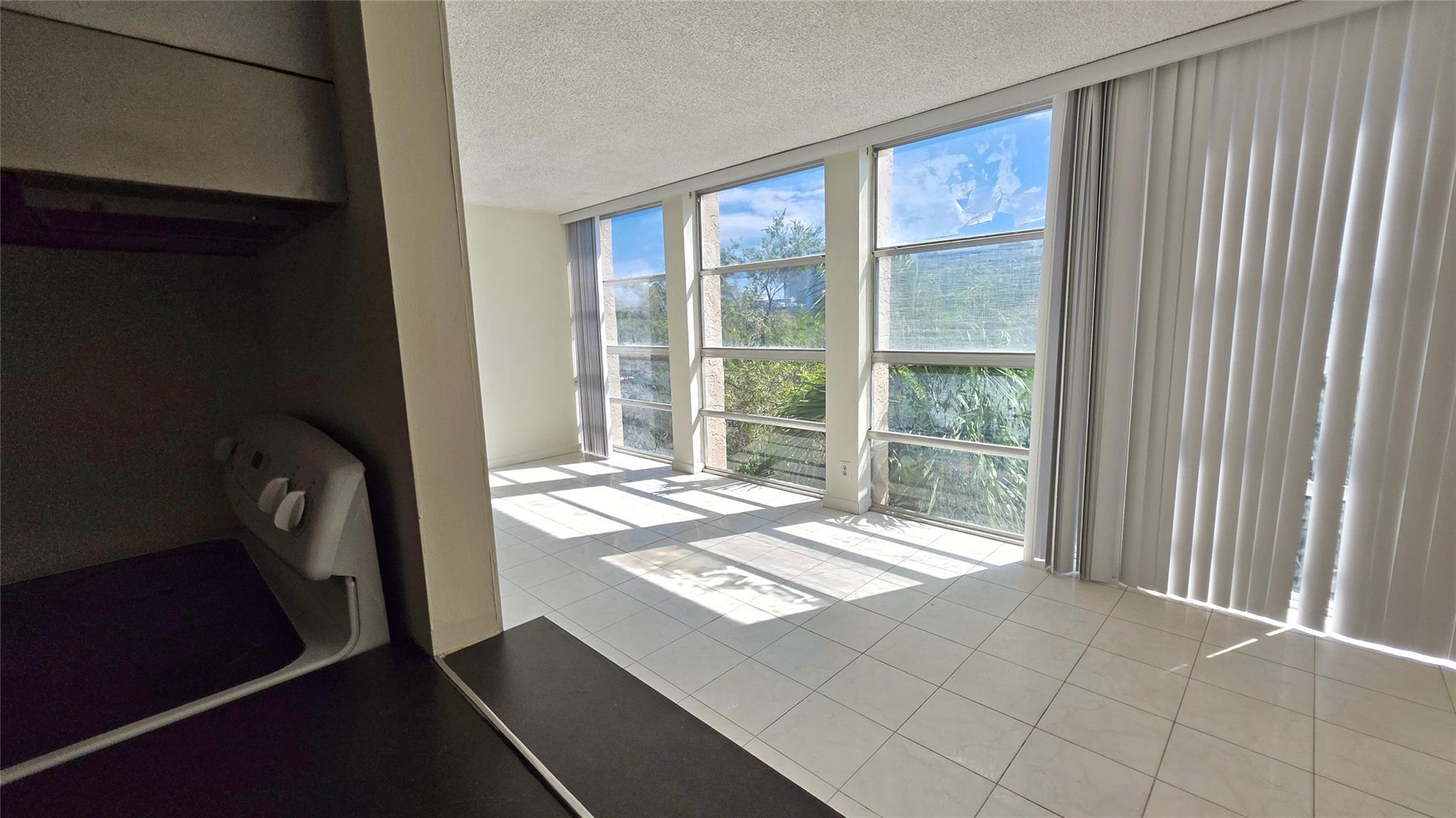 DESOTO PARK NORTH CONDO - Residential Lease