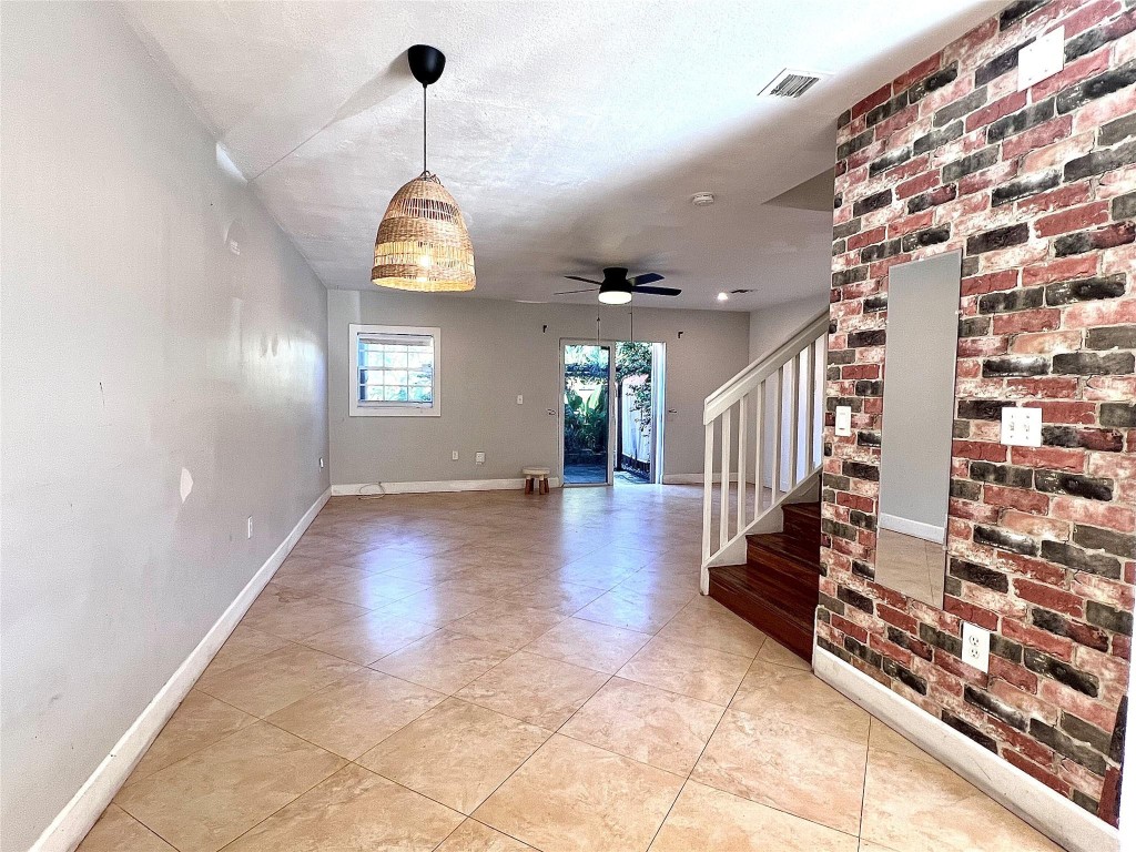 Hollywood Place - Residential