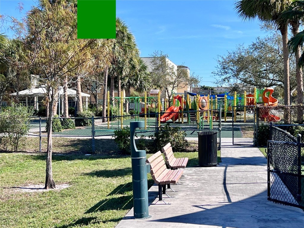 Hollywood Place - Residential