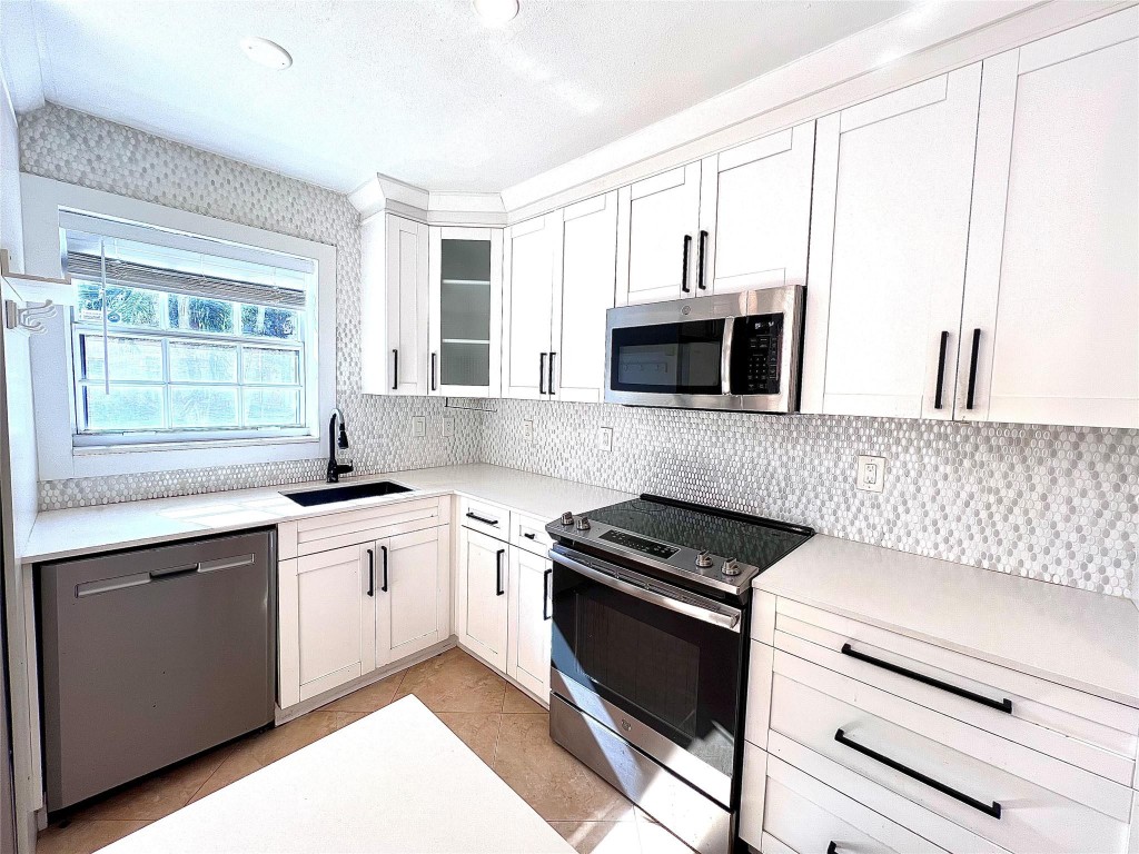 Hollywood Place - Residential