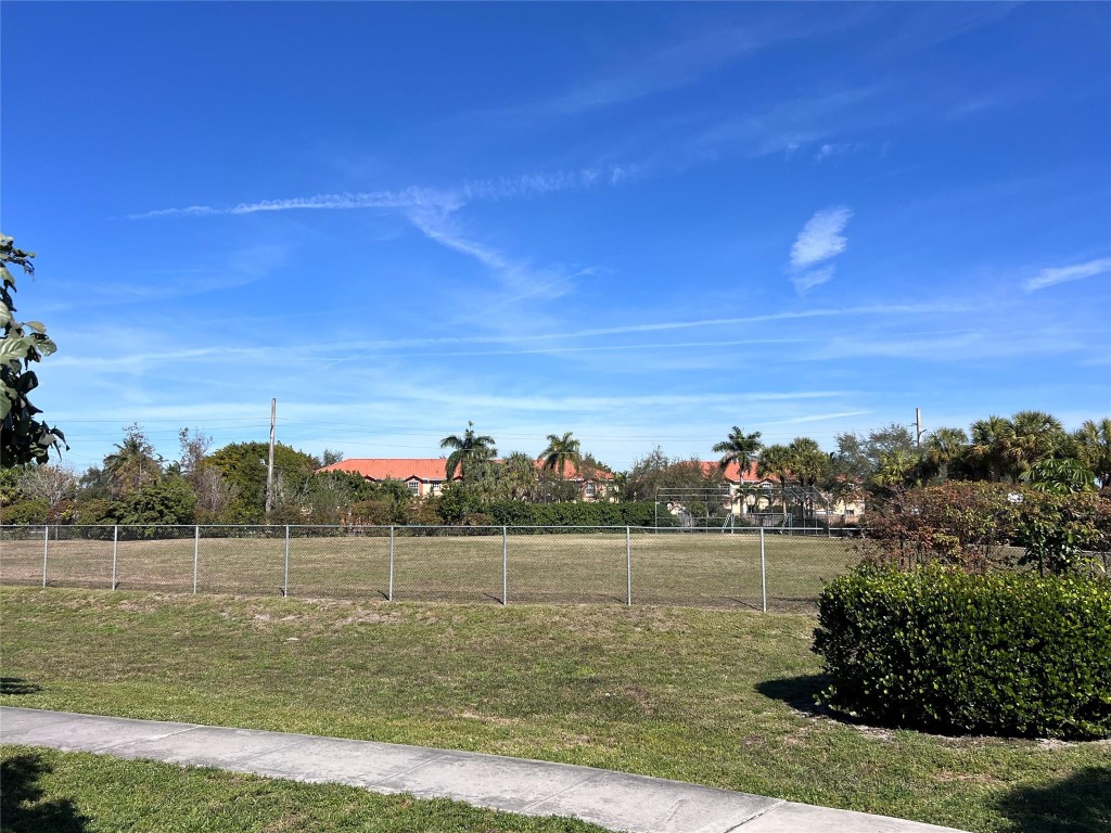 Hollywood Place - Residential