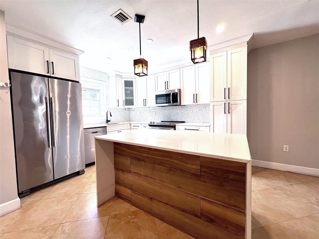 Hollywood Place - Residential