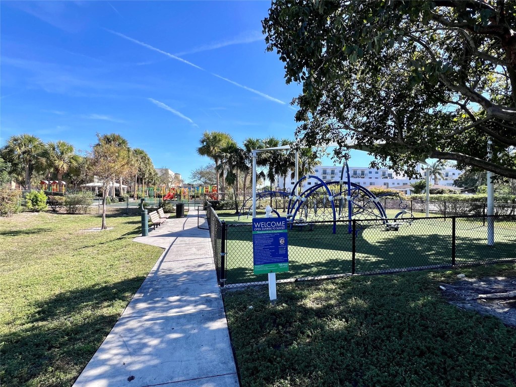 Hollywood Place - Residential