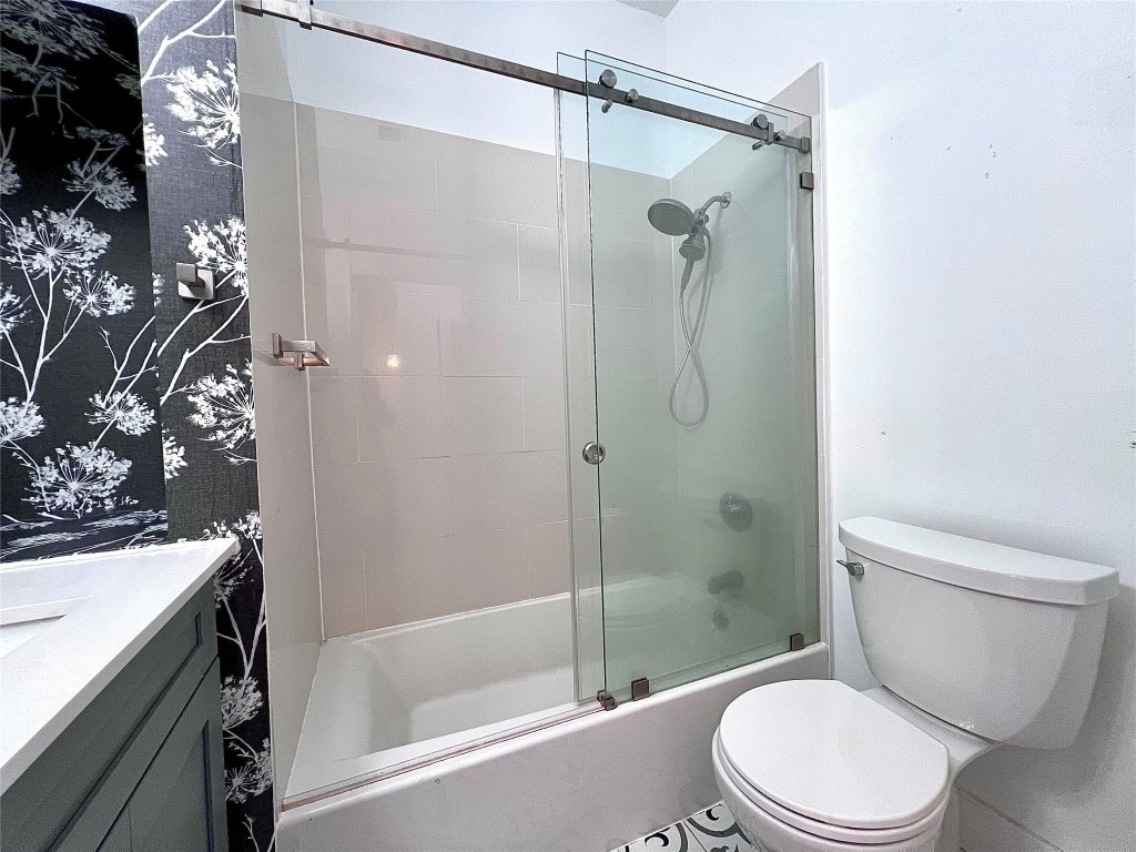 Hollywood Place - Residential