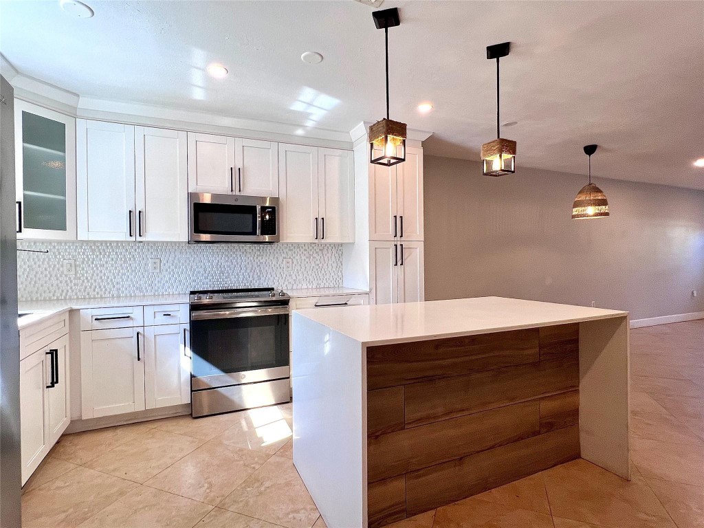 Hollywood Place - Residential