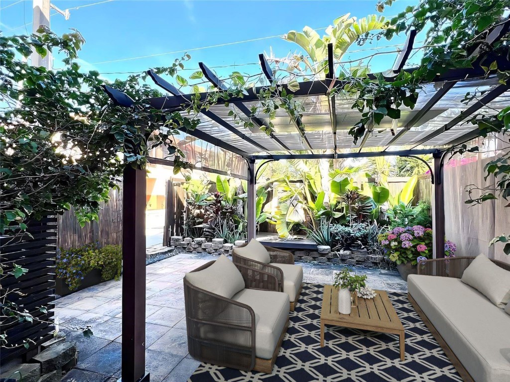 Hollywood Place - Residential