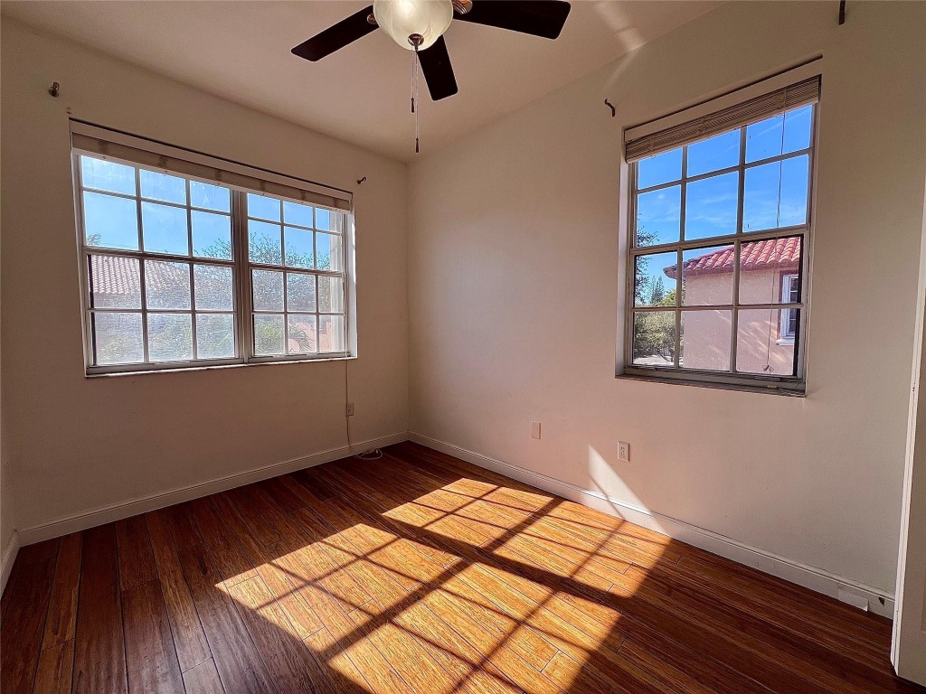 Hollywood Place - Residential