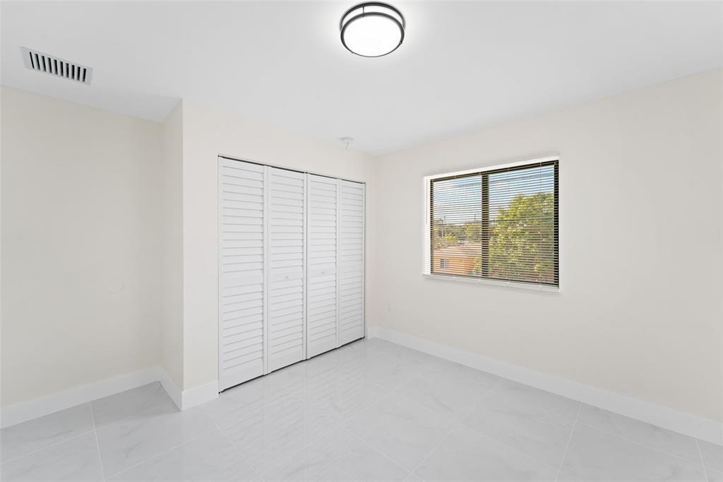 17 AVE MANOR - Residential Lease