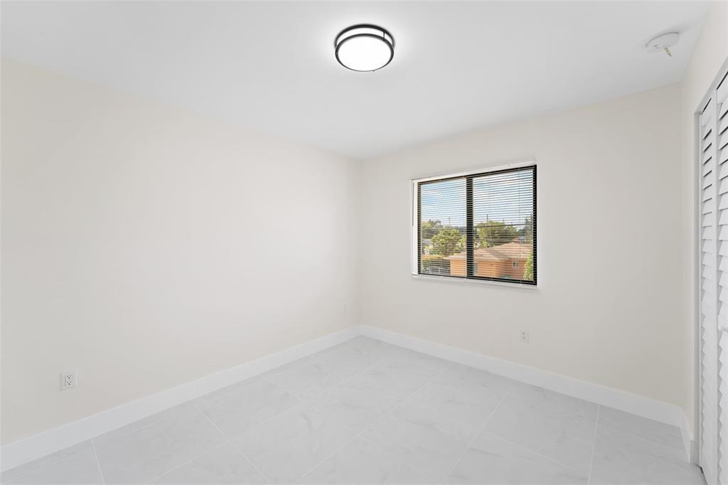 17 AVE MANOR - Residential Lease