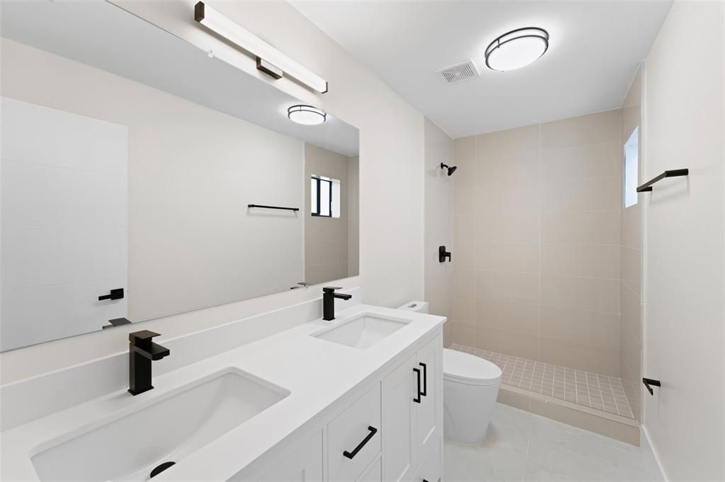 17 AVE MANOR - Residential Lease