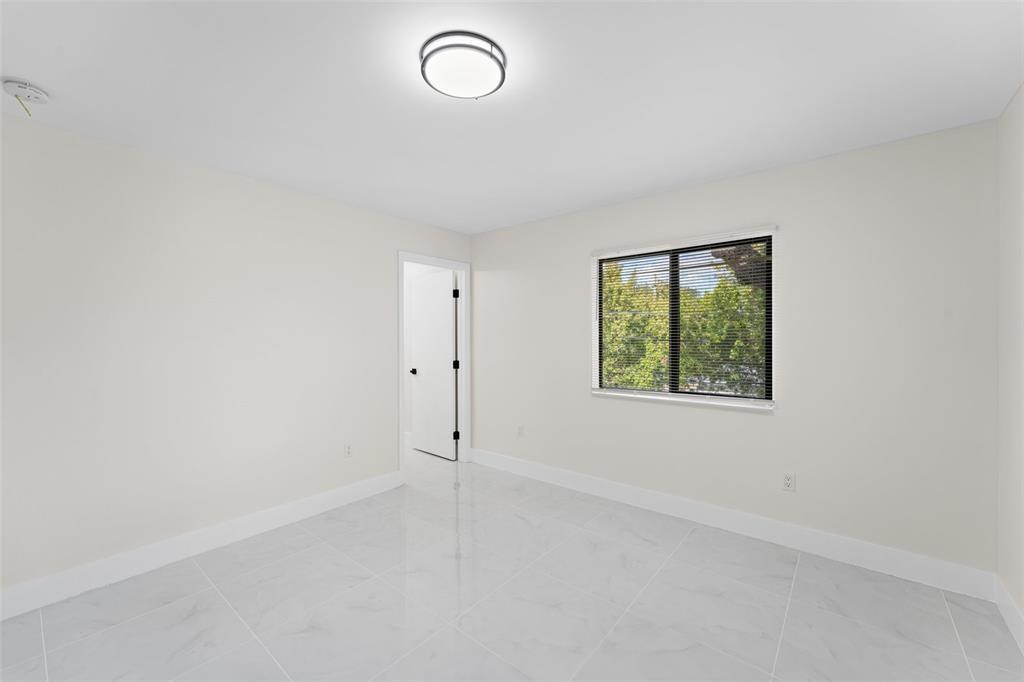 17 AVE MANOR - Residential Lease