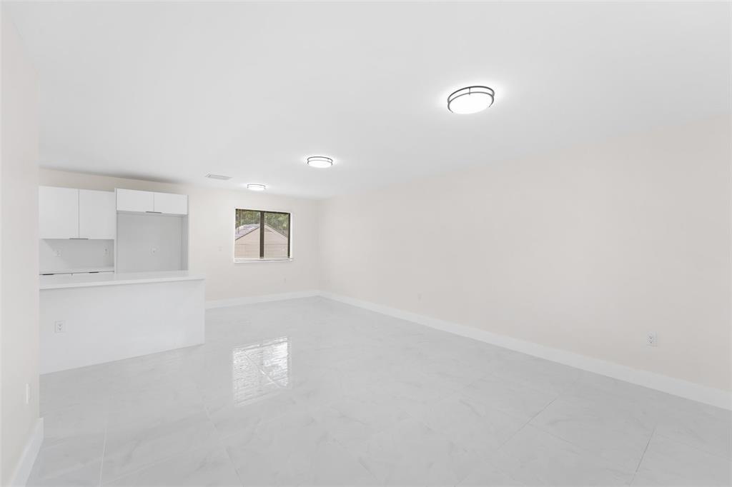 17 AVE MANOR - Residential Lease