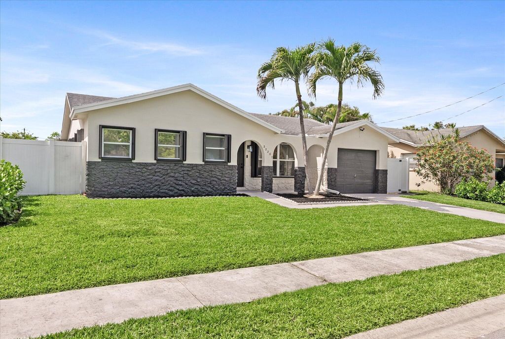 Photo of 22267 SW 57th Avenue, Boca Raton, FL 33428 (MLS # B26019944)