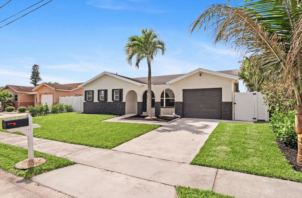 Photo of 22267 SW 57th Avenue, Boca Raton, FL 33428 (MLS # B26019944)