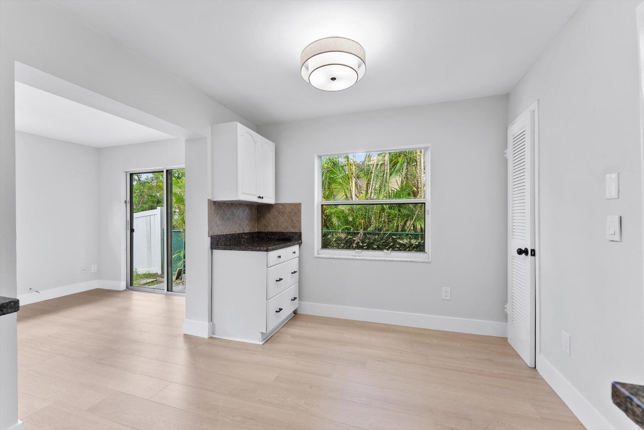 SANDALFOOT COVE SECTION SIX - Residential