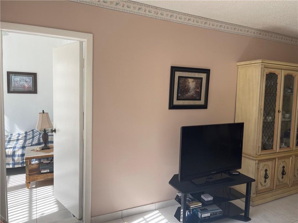 HAWAIIAN GARDENS - Residential