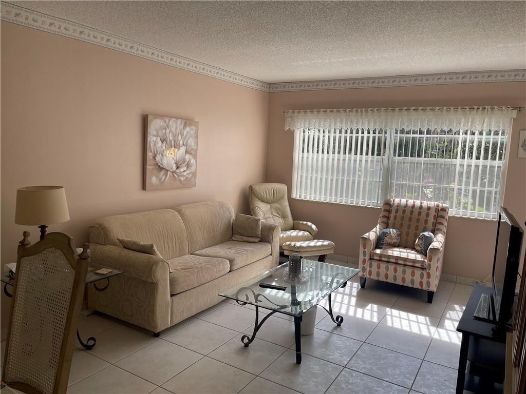 HAWAIIAN GARDENS - Residential