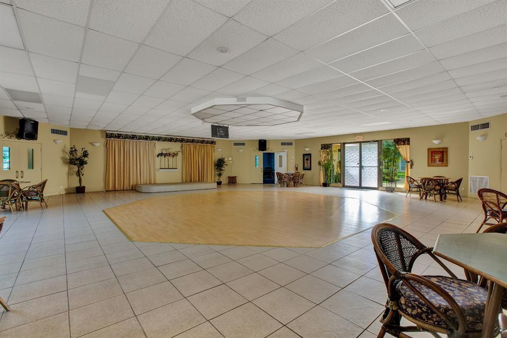 HAWAIIAN GARDENS - Residential