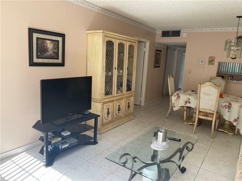 HAWAIIAN GARDENS - Residential