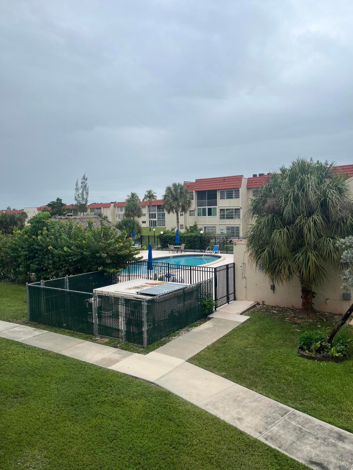 2600 Sunrise Lakes Drive W 204