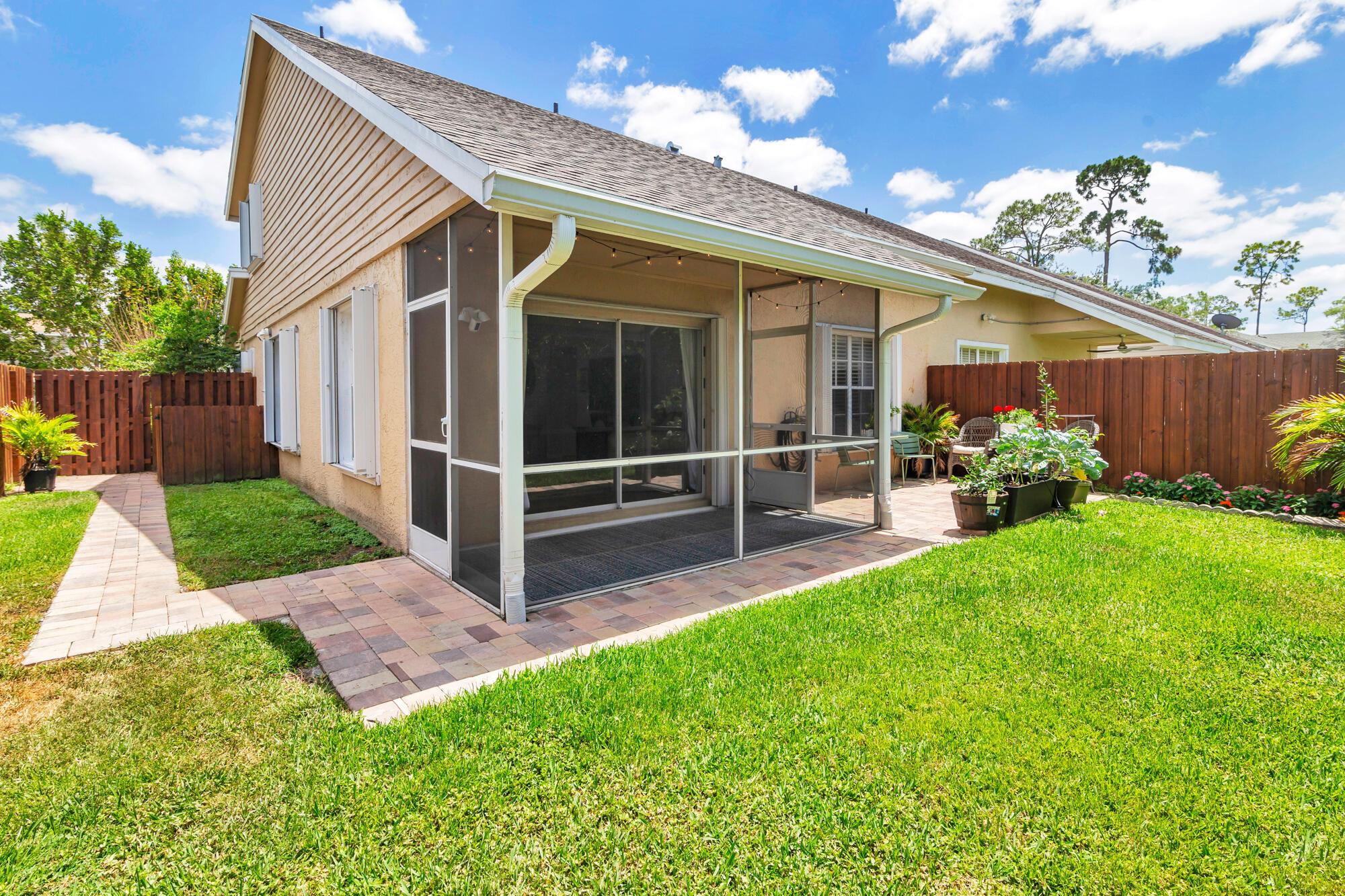 EMERALD FOREST - Residential