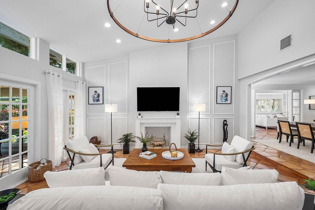 Photo of 18 Bristol Lane, Boynton Beach, FL 33436 (MLS # B26014406)