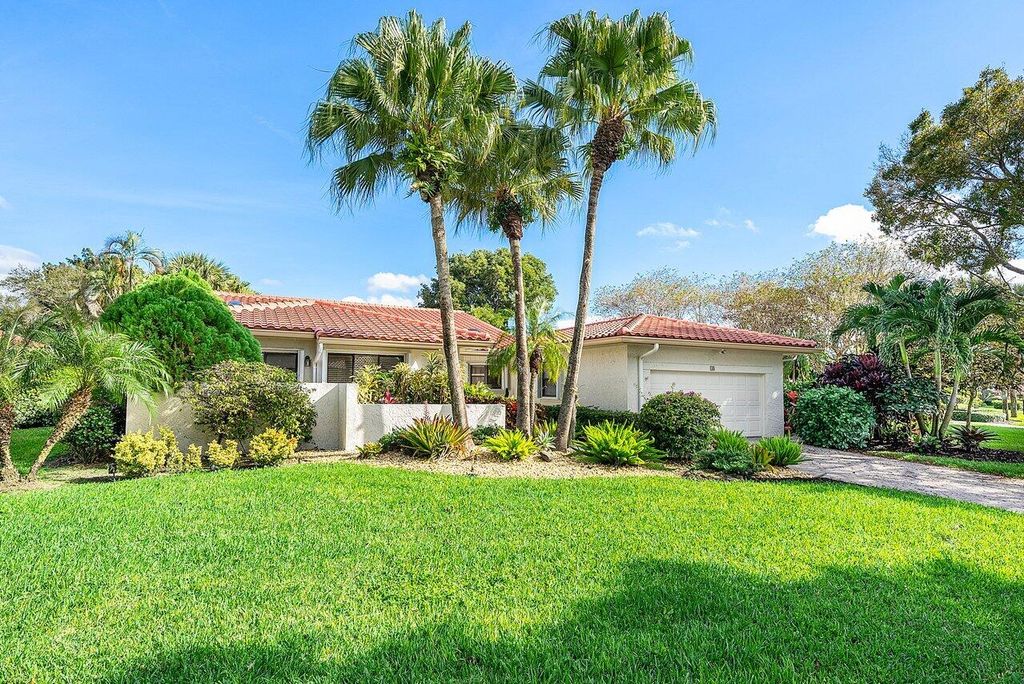 Photo of 18 Bristol Lane, Boynton Beach, FL 33436 (MLS # B26014406)