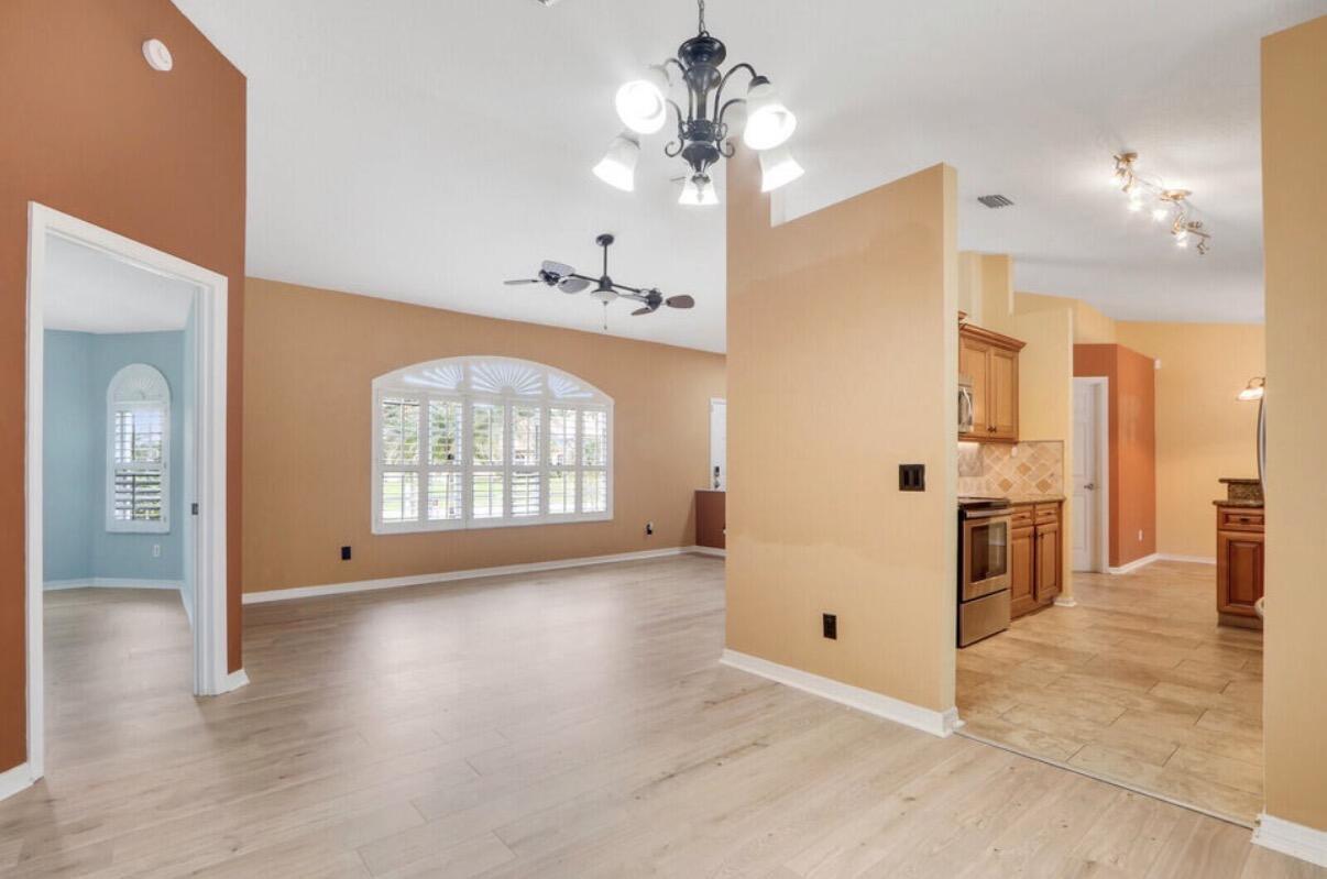 PORT ST LUCIE SECTION 43 - Residential Lease