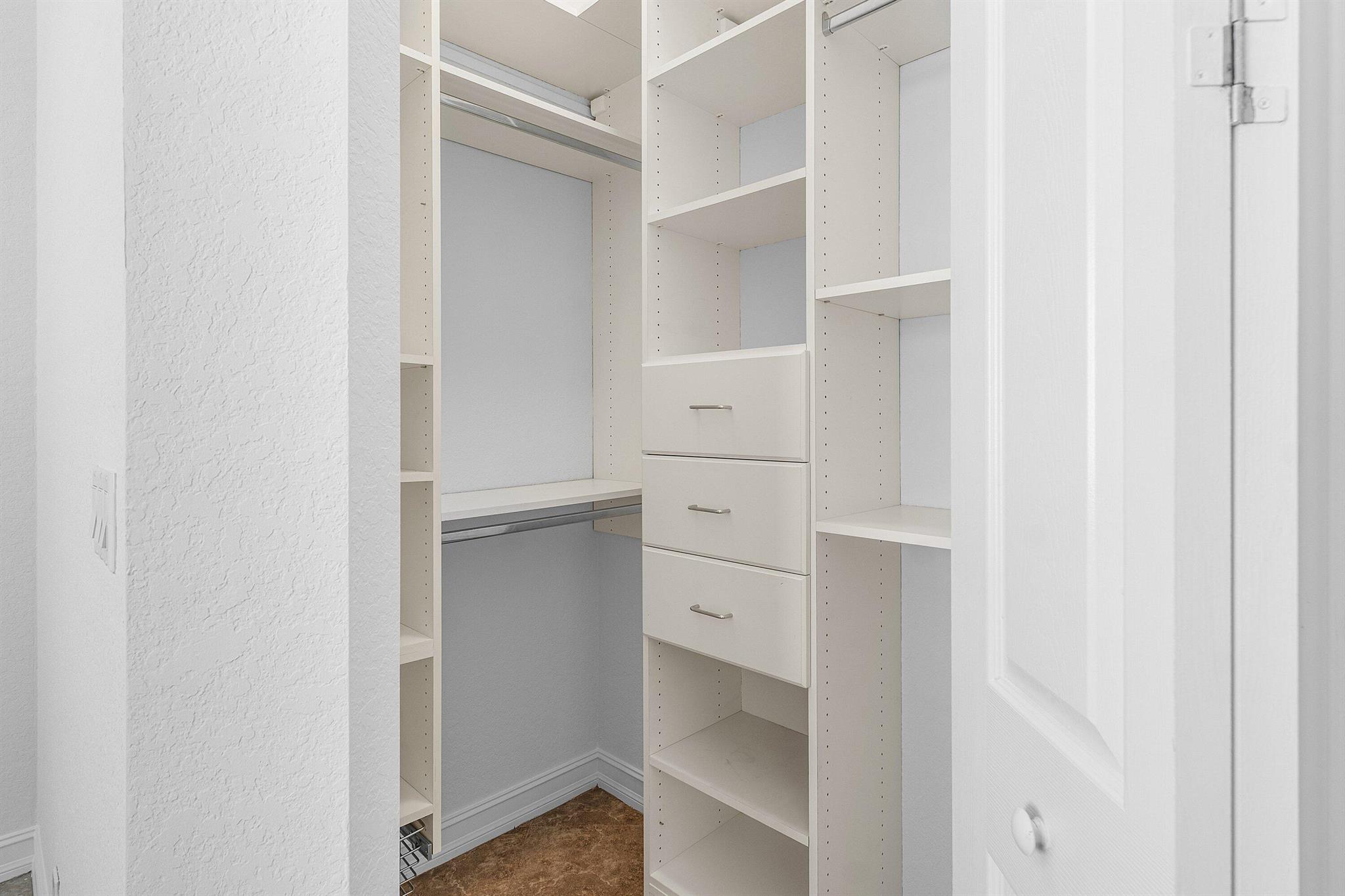 COBBLESTONE CREEK - Residential