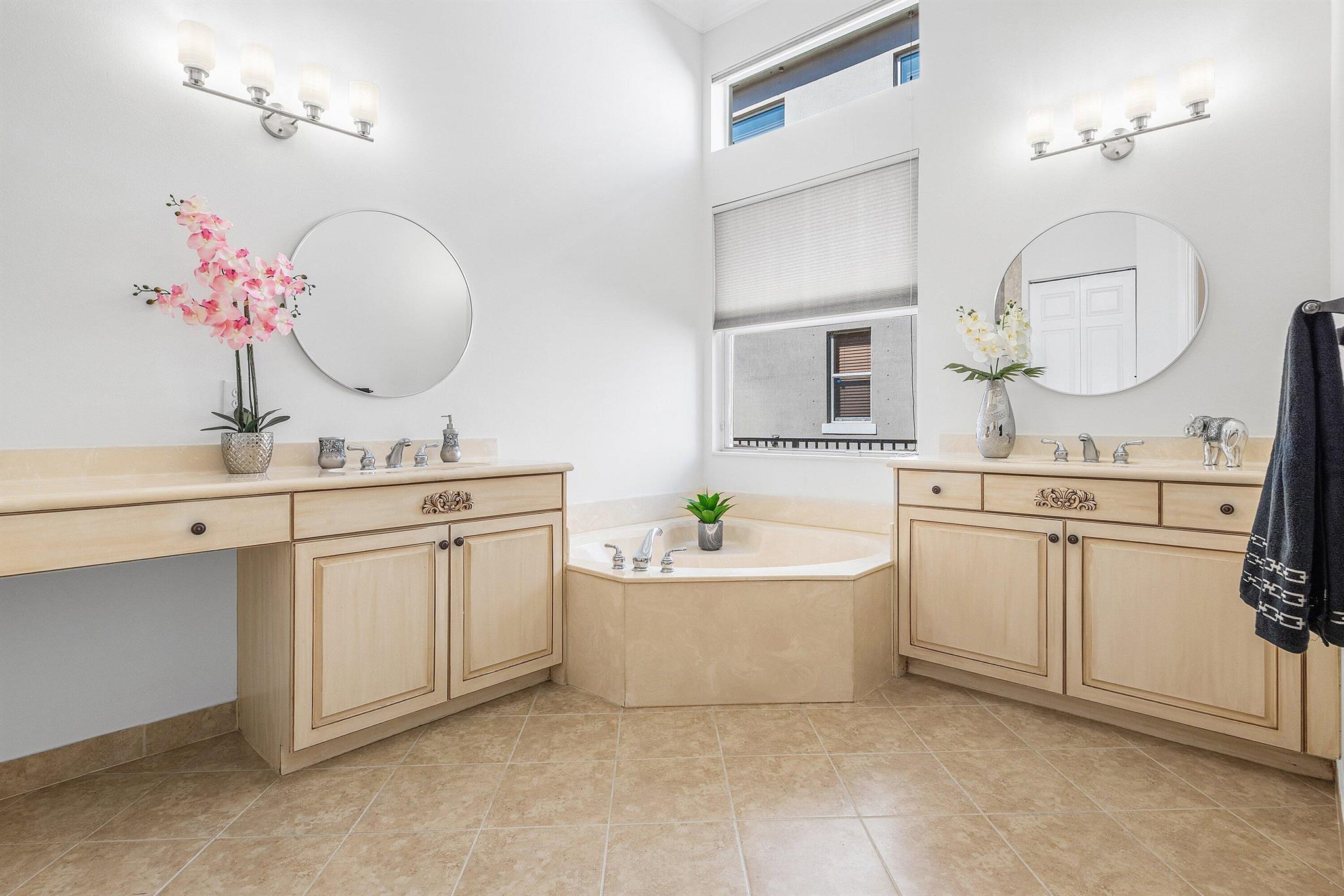 COBBLESTONE CREEK - Residential