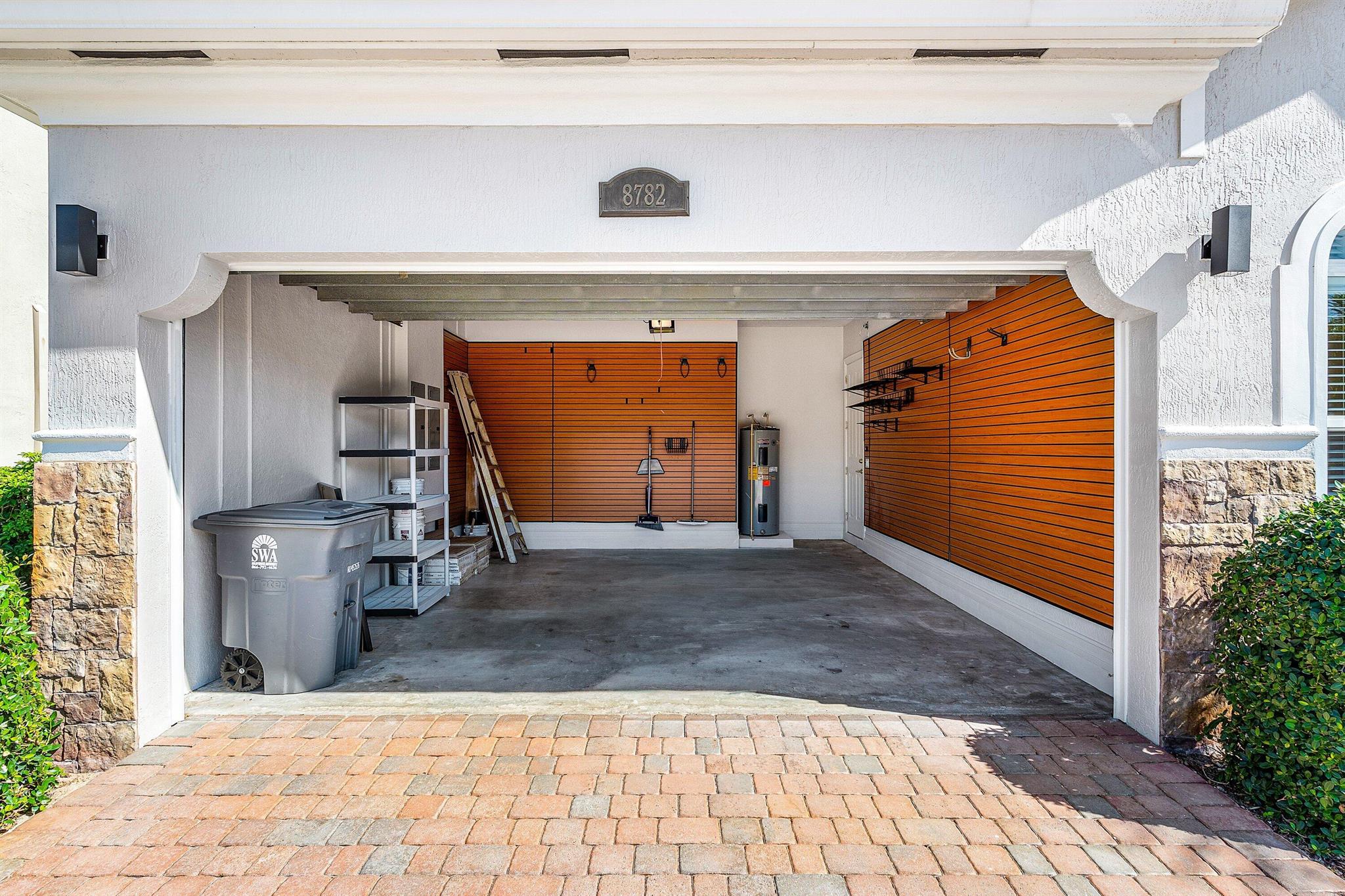 COBBLESTONE CREEK - Residential