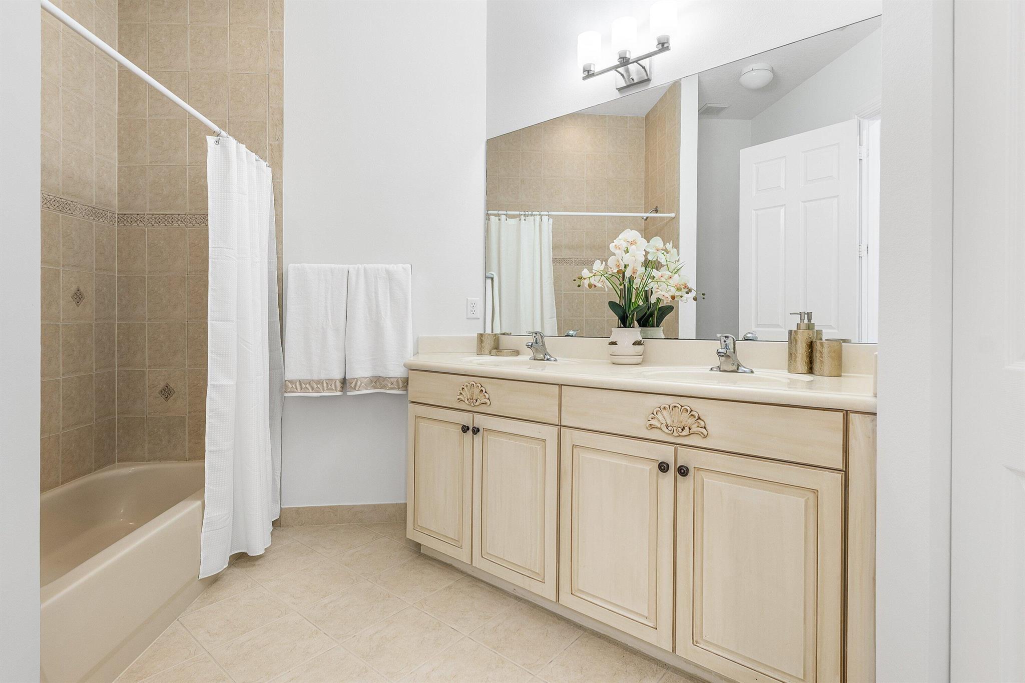 COBBLESTONE CREEK - Residential